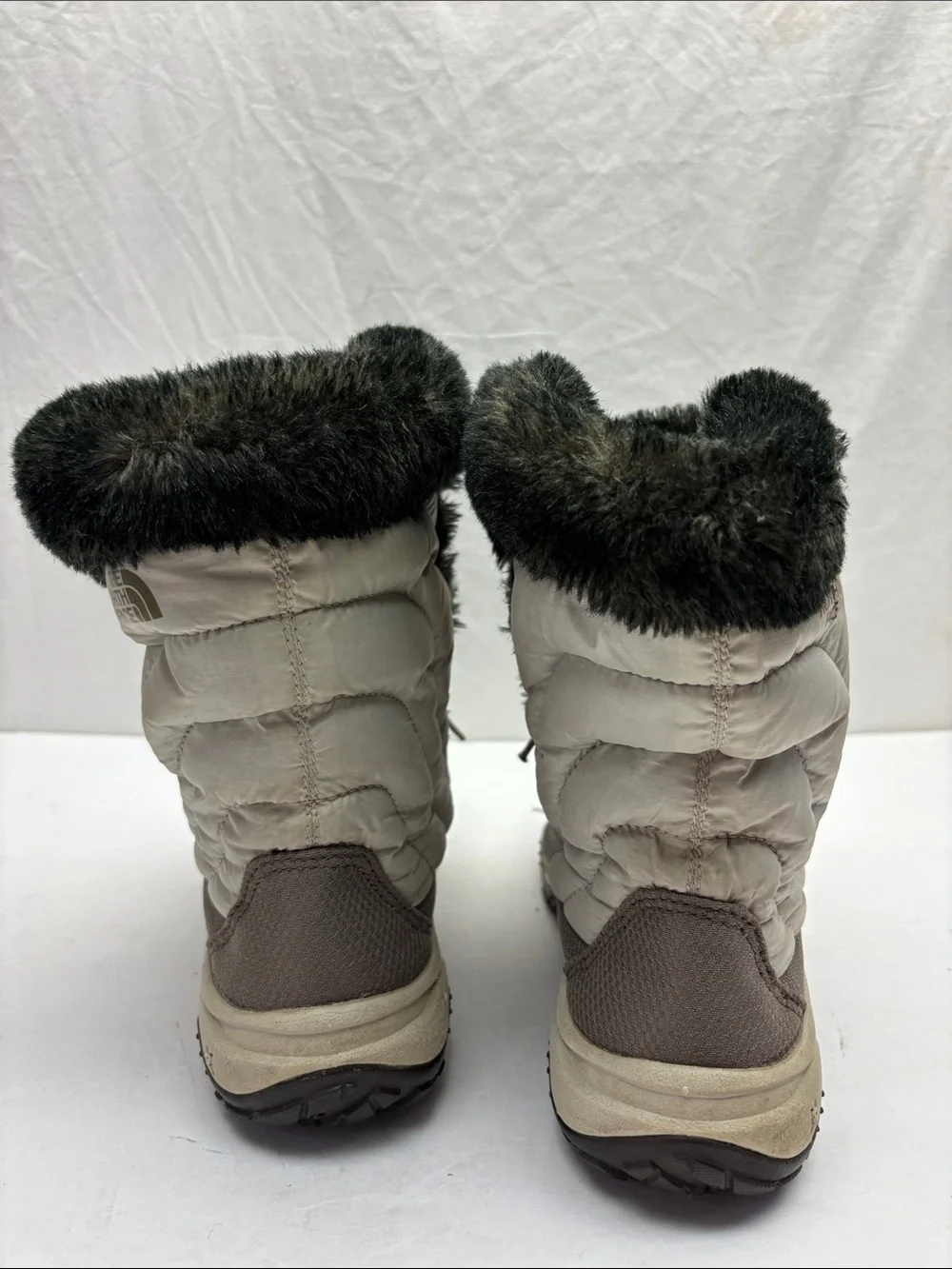 The North Face boots for big girls SZ 4, box 59